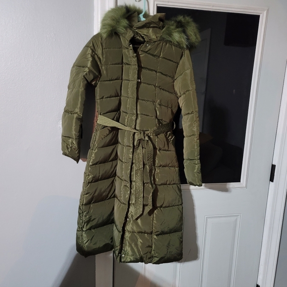 Women's Mifelio Olive Green Puffer Coat with Removable Fur Hood - Picture 2 of 4